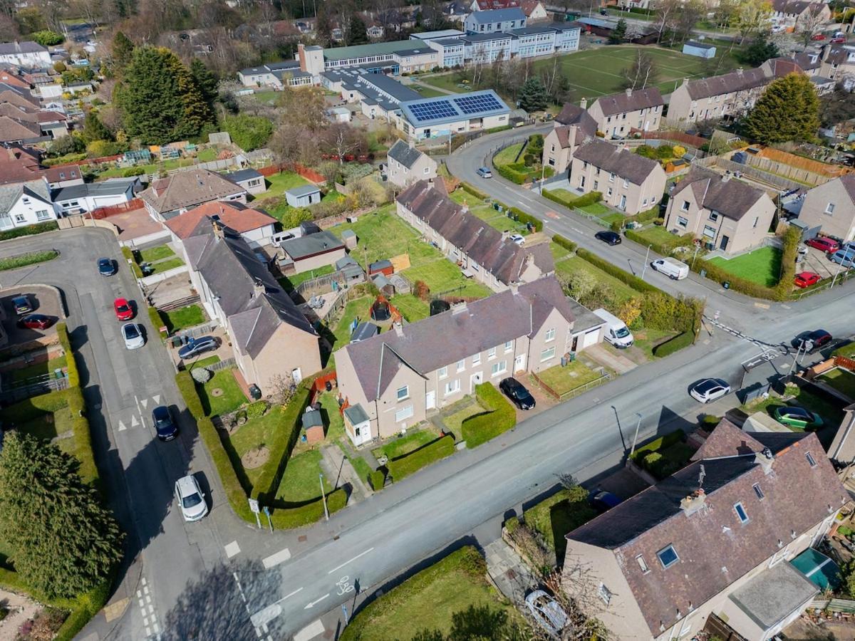 Luxury 2-bed Townhouse With Free Parking, Near Edinburgh