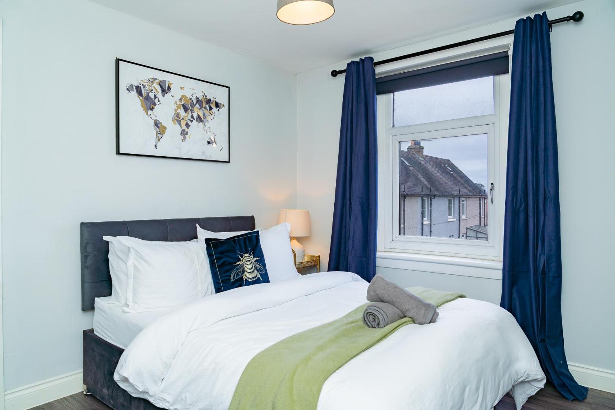 Apartment Luxury 2-bed Townhouse With Free Parking, Near
